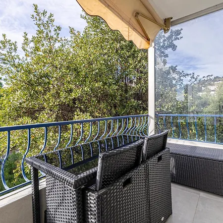 65 Alex - One-bedroom With Parking And Near