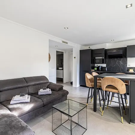 Apartment 65 Alex - One-bedroom With Parking And Near