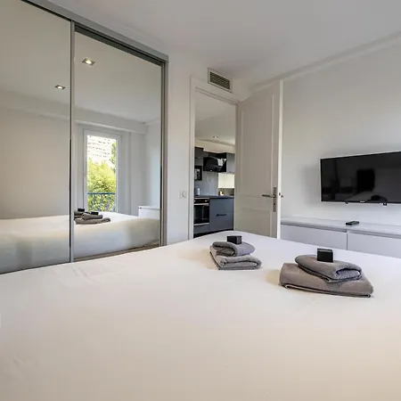 65 Alex - One-bedroom With Parking And Near Cannes