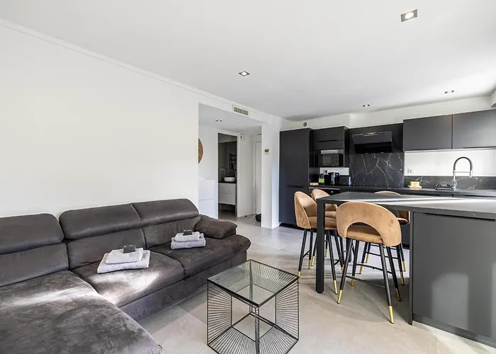 Apartment 65 Alex - One-bedroom With Parking And Near