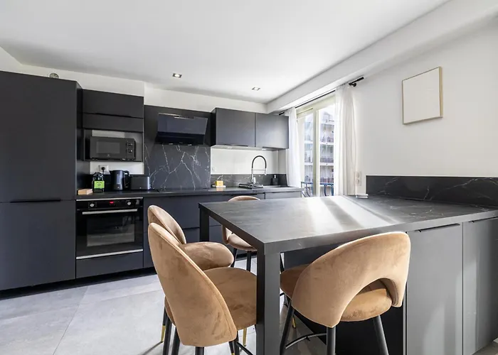 Apartment 65 Alex - One-bedroom With Parking And Near