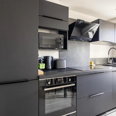 65 Alex - One-bedroom With Parking And Near Cannes